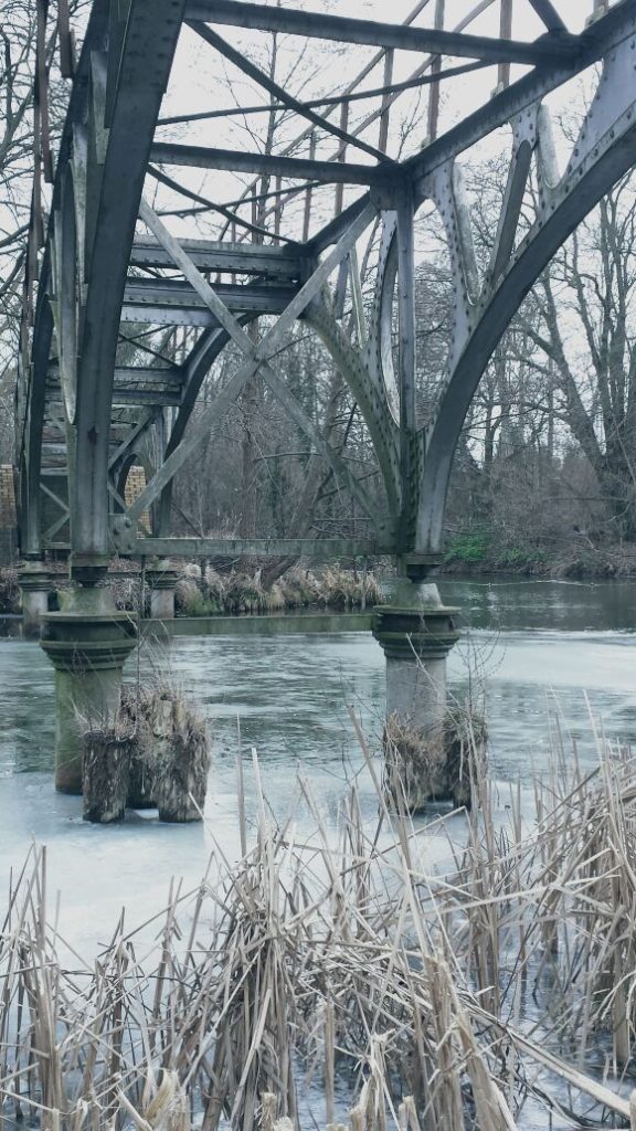 Brücke im Winter